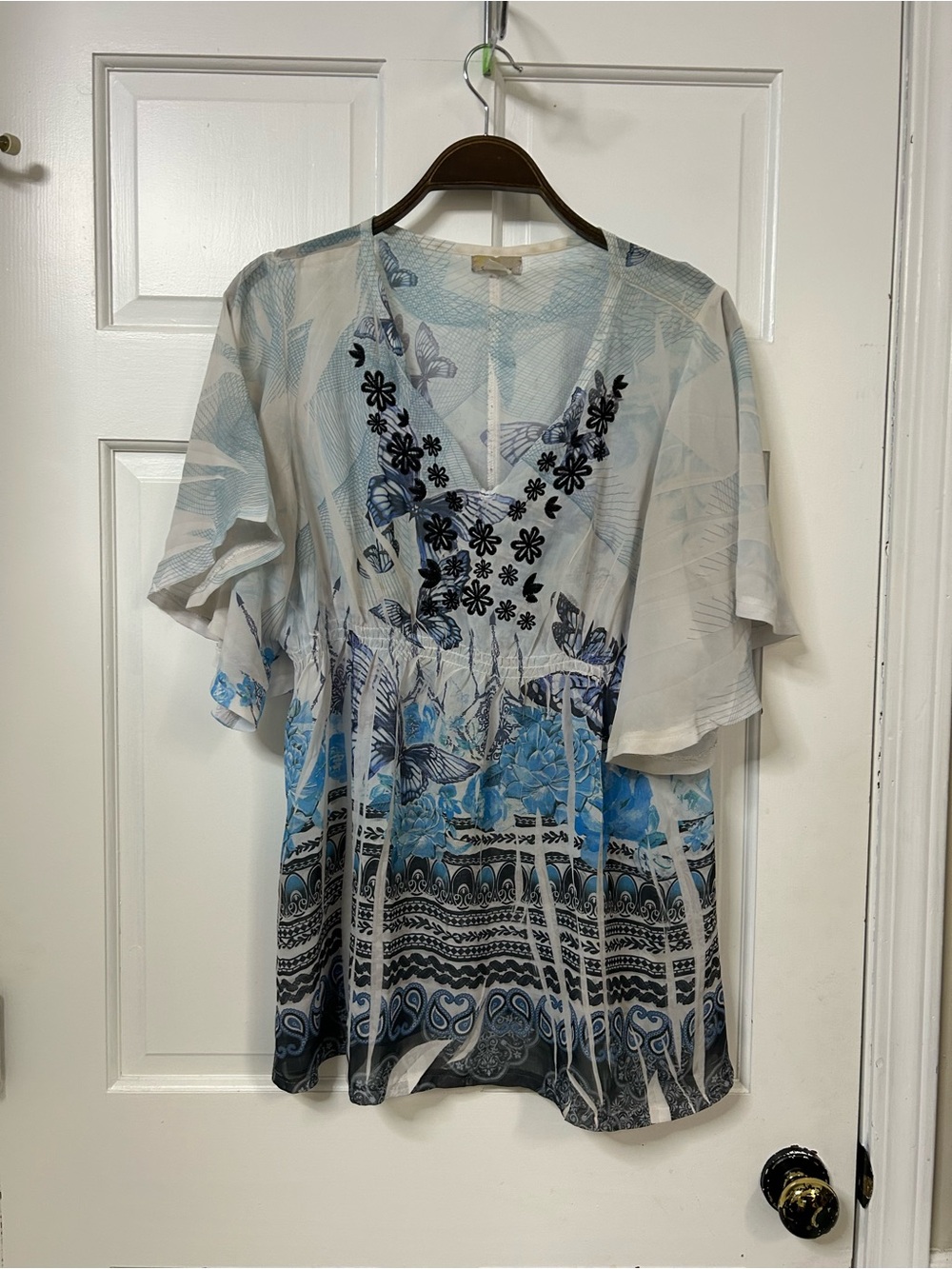 Studio M White and Blue Floral V-Neck Tunic